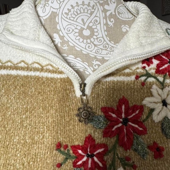 Vintage Holiday Floral Embroidered Sweat White Brown Red and Black Size Large - Picture 4 of 6